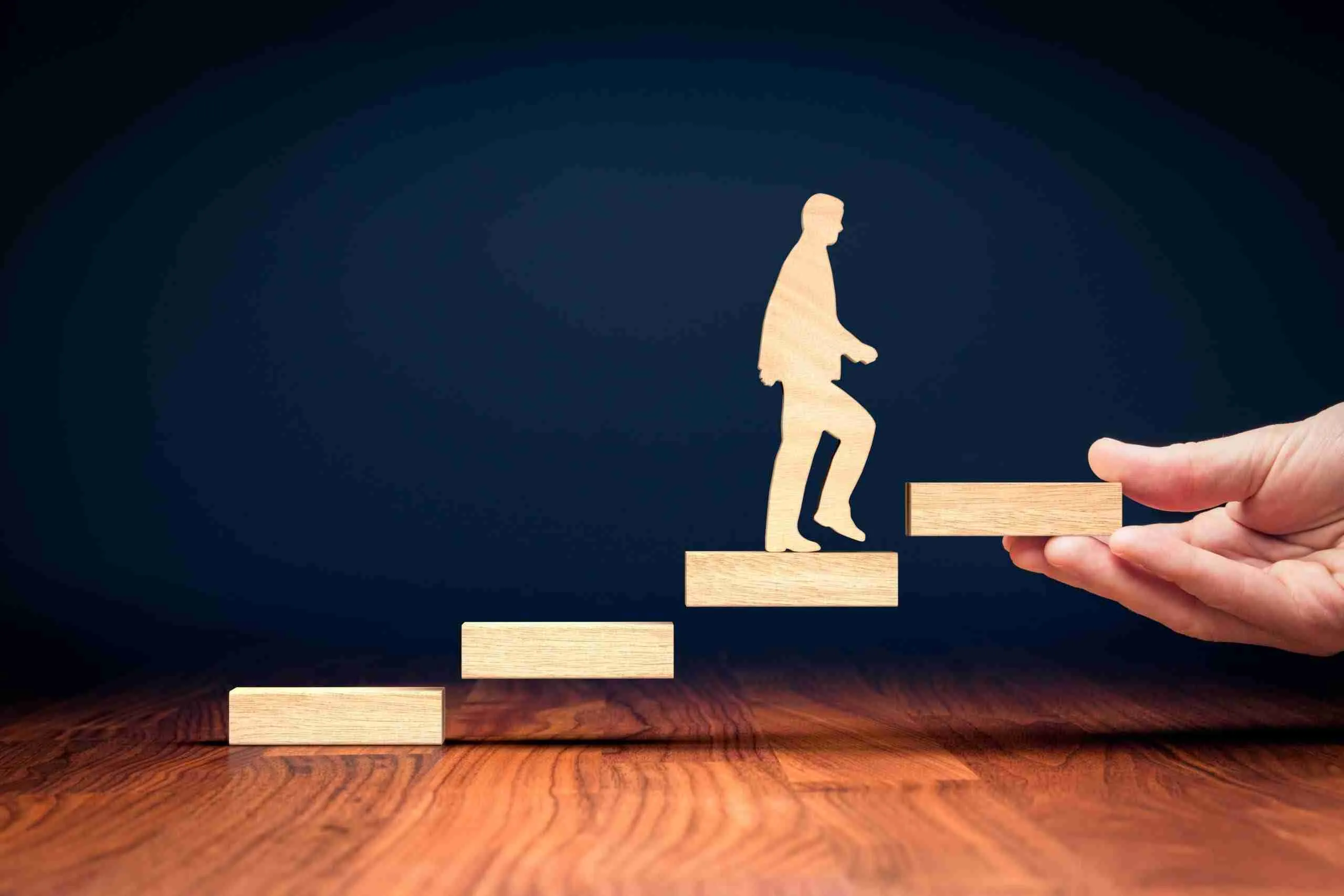 Coach,Motivate,To,Personal,Development,,Success,And,Career,Growth,Concept. Karriere verbessern dank Business Coaching mit Björn Bobach